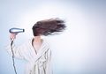 Hanya dengan Mengoleskan Ini, Rambut Rusak Akibat Alat Hair Styling Langsung Teratasi!