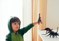 Si Kecil Suka Dinosaurus? Ini Fakta Kecerdasannya Menurut Ahli, Moms!