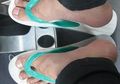 Menggunakan Sendal Jepit Ternyata Mengancam Kesehatan Kaki, Berikut 5 Bahayanya!