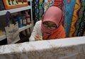 Mengenal Zahwa Rahmawati, Penyandang Disabilitas Tunarungu yang Jadi Pembatik di Bekasi