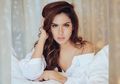 Nggak Kalah Cantik dari Nia Ramadhani, Intip Gaya Seksi Selly Adelia Anggota Geng Girls Squad