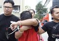 Polisi Tangkap Warga Garut Terkait Video Hoaks 'Emak-emak Geruduk Gudang KPU'