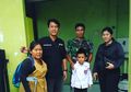 The Power of Medsos! Siswa SD yang Viral karena Naik KRL Tanpa Sepatu Dapatkan Berbagai Bantuan