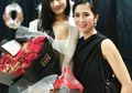 Bak Kakak Adik, Anak Tiri Bunga Zainal Tampil Memukau Saat Wisuda SMA
