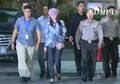 Pakai Rompi Tahanan, Bupati Talaud Sri Wahyumi Manalip Tetap Tampil Modis dengan Topi Pink dan Baju Batik