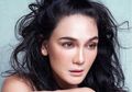Cuma Naik MRT, Luna Maya Tampil Simpel dengan Mules Belasan Juta Rupiah!