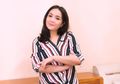 Nggak Pakai Mahal, Ini Inspirasi Gaya ala Nagita Slavina Saat Kenakan Atasan Motif Garis-Garis