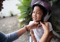 Ini Persiapan Wajib Buat Ibu-Ibu yang Sering Antar Jemput Anak Sekolah Naik Motor