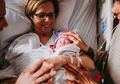 Pengorbanan Ibu, Wanita 61 Tahun Ini Mau Lahirkan 'Cucu'-nya Sendiri Demi Anak yang Tak Bisa Mengandung!
