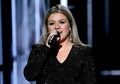 Penyebab Keterlambatan Bicara, Kondisi yang Dialami Putra Penyanyi Kelly Clarkson