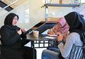 Belajar Bahasa Isyarat di Kopi Tuli Lewat Menu Unik Pakai Bisindo