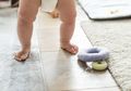 Popok Bayi Sekali Pakai Dapat Menyebabkan Kaki Bengkok, Benarkah?