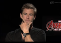 Ketemu Chris Hemsworth, Cinta Laura Digoda Pakai Bahasa Indonesia!