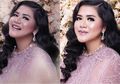 Bukan Iklan Sampo, Ini Potret Cantik Kahiyang Ayu dalam Balutan Busana Serba Ungu