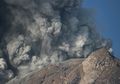 Bangkit dari Diam Selama 10 Bulan, Gunung Sinabung Erupsi Beruntun