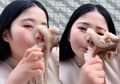 Mau Coba Makan Hidup-Hidup, Eh Cewek Ini Diserang Gurita Sampai Mukanya Berdarah