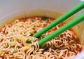 Diidentikkan Sebagai Makanan Anak Kos, Ternyata Ada Kisah Sedih di Balik Mie Instan yang Sekarang Mendunia, Butuh Penelitian Komposisi dan Butuh Waktu Lama , Simak Kisahnya Berikut!