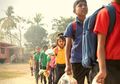 Cuma Dengan Bawa 25 Sampah Plastik, Anak-anak India Dapat Sekolah Gratis