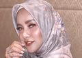 Tampil Anggun Kenakan Hijab, Dompet Olla Ramlan Harga Ratusan Juta di Toko Perhiasan Bikin Salah Fokus!