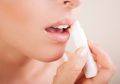 Atasi Bibir Kering dengan Lip Balm Alami Ini yuk, Murah Meriah!