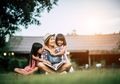 #LovingNotLabelling: Dampak Negatif Selalu Membanggakan Si Kecil, Catat Moms!