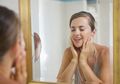 Mitos Cuci Muka dengan Air Dingin Bisa Menutup Pori-pori, Enggak Ada Bedanya?
