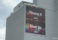 Google Sindir Harga iPhone X yang Kemahalan Lewat Papan Iklan