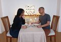 Mendadak Romantis Bikin Suprise Dinner Buat Istri, Raditya Dika: Happy Anniversary dan Selamat Sudah Jadi Ibu