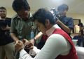 Terisak Sampai Ditenangkan Hakim Saat Baca Pledoi, Kriss Hatta: Saya Temukan Lingerie, Ternyata Istri Saya Bersama Billy
