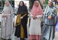 Tren Baju Lebaran 2019: Inspirasi Gamis Syar'i Modern ala Cut Meyriska