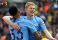 Jangan Ditiru! Aksi Gelandang Manchester City Lempar Anak ke Udara Seperti Main Basket