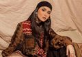 Ayu Ting Ting Bagi-bagi Inspirasi Baju Muslim untuk Lebaran, Santun dan Cantik Banget!
