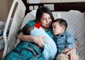 Anak Pertama Tya Ariestya Sangat Sayang pada Adiknya, Simak Tips Memperkenalkan Anak yang Lebih Tua pada Adiknya