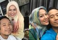 Ajak Istri Jalan-jalan Pakai Moge, Tetapi Ada yang Aneh dengan Kepala Denny Cagur!