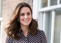 Biasa Tampil Formal, Kate Middleton Gunakan Sneakers Dalam Acara Ini