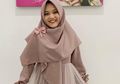 Elegan Sampai Kasual Chic, Ini 6 Ide Outfit Lebaran Ala Anak Sule, Putri Delina!