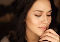Bubah Alfian Bagikan Tips Makeup Simpel Lebaran Bergaya Flawless ala Raisa