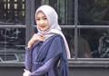Buat Lebaran Hingga Kondangan, Cobain Dress Navy Elegan Untuk Hijabers