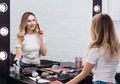Jangan Sampai Salah! Ini Kesalahan Pengaplikasian Foundation yang Sering Dilakukan Oleh Wanita