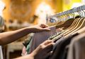 Bokek Buat Beli Baju Lebaran? Thrift Shopping Nggak Dosa Kok!