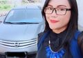 Ingin Cepat Laku, Seorang Wanita Cantik Buat Iklan Jual Mobil Beserta Dirinya Melalui Forum Jual Beli Facebook