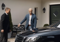 Bos Mercedes-Benz Pensiun, BMW Beri Sentilan Lewat Iklan Perpisahan