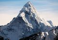 Cerita Mencekam Pendaki di 'Zona Kematian' Gunung Everest: 'Di Bawah Kaki Kita Ada Jiwa Tak Bernyawa'