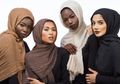 Cara Memilih Warna Hijab Sesuai Warna Kulit, Hijabers Wajib Tahu!