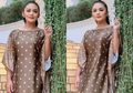 Tampil Glamor Kenakan Kaftan Berwarna Merah, Krisdayanti Pakai Sepatu Kristal Seharga Puluhan Juta Rupiah