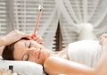 'Ear Candle' Dianggap Efektif Keluarkan Kotoran Telinga, Cek Faktanya