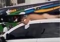 Gara-gara Selingkuh, Pria Ini Dihukum Berbaring Tanpa Busana di Atas Mobil yang Melaju di Jalanan Umum oleh Istrinya