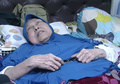 Salut! Meski Tengah Sakit dan Terbaring di Kamar, Mak Nyak Aminah Cendrakasih Tetap Jalani Ibadah Puasa