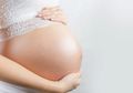Apakah Posisi Kepala Bayi Moms Sudah di Bawah? Cek Menggunakan Cara Alami Ini