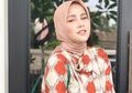 Lihat Tampilan Terbaru Olla Ramlan Pakai Hijab dan Blouse Motif, Model Celana yang Dipakai Malah Jadi Sorotan!